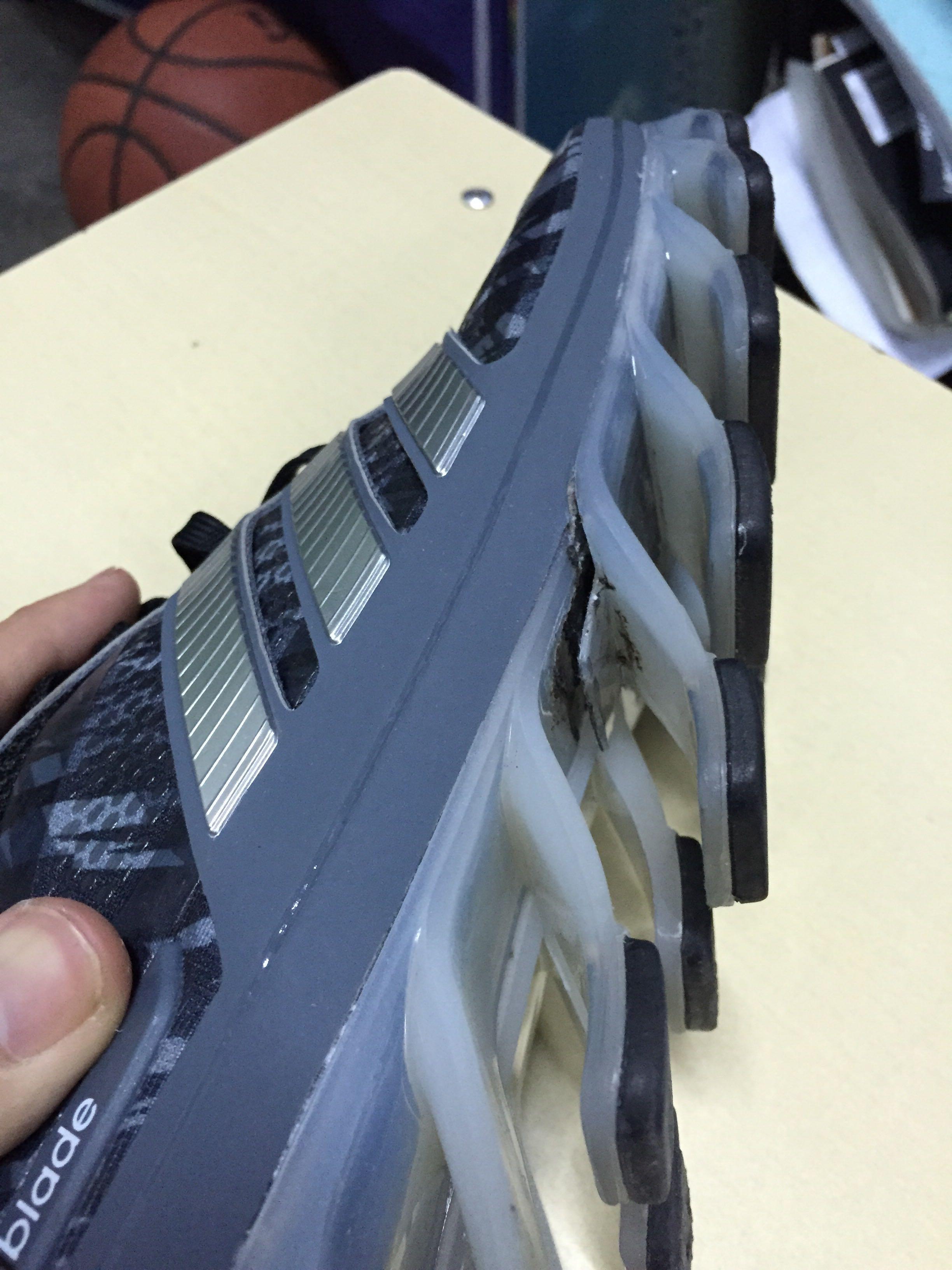 刀锋战士买回来穿了2天脱胶怎么办? - 阿迪达斯