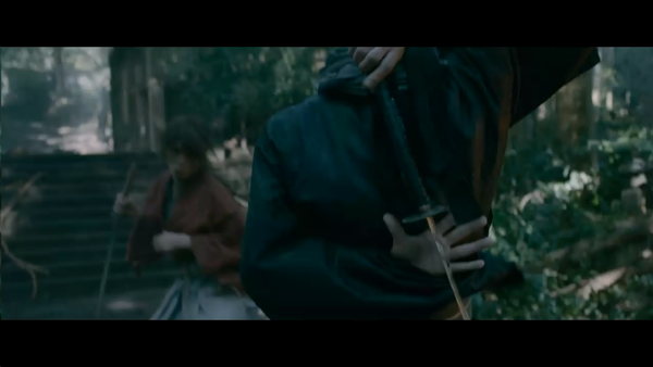 如何评价《浪客剑心》真人版三部曲的剑术动作场面?(多图)