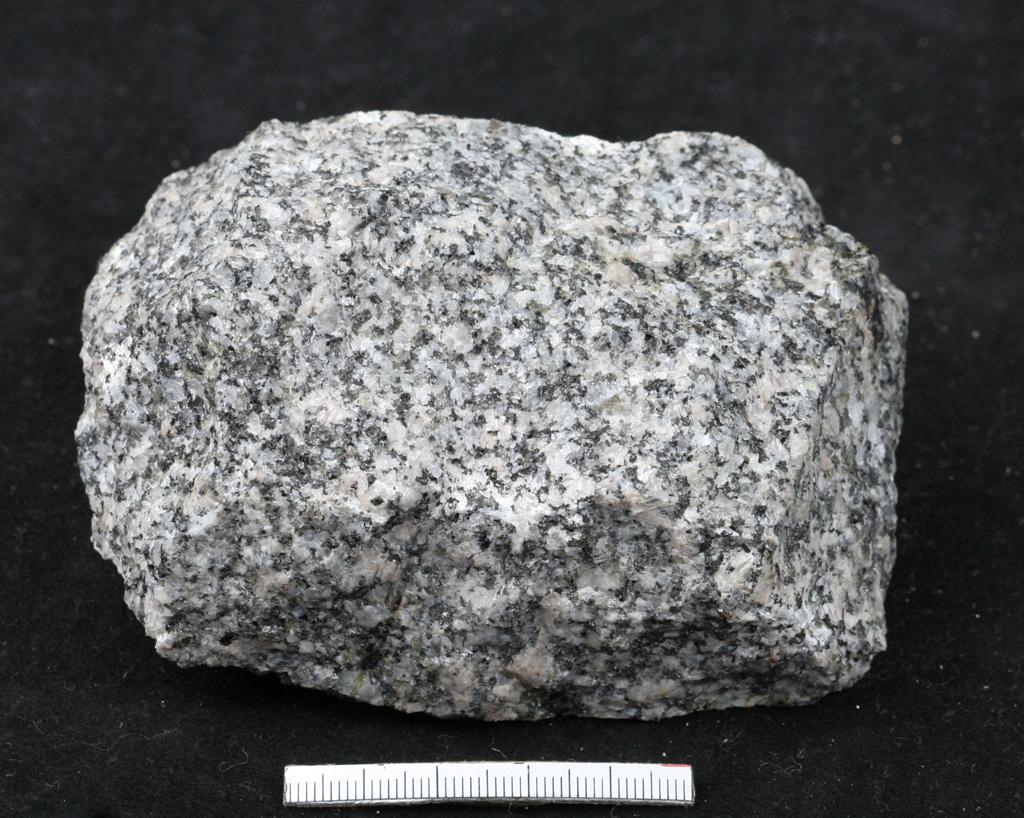如何分辨生活中常见的石头种类?