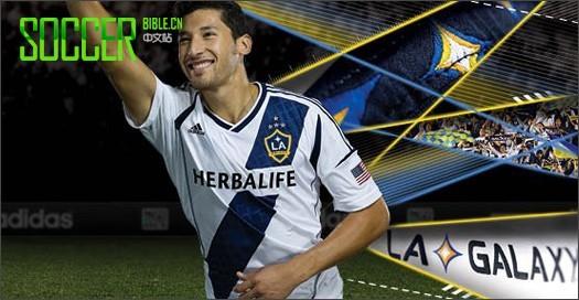 为什么商业化程度这么高的 NFL 和 NBA 球队不