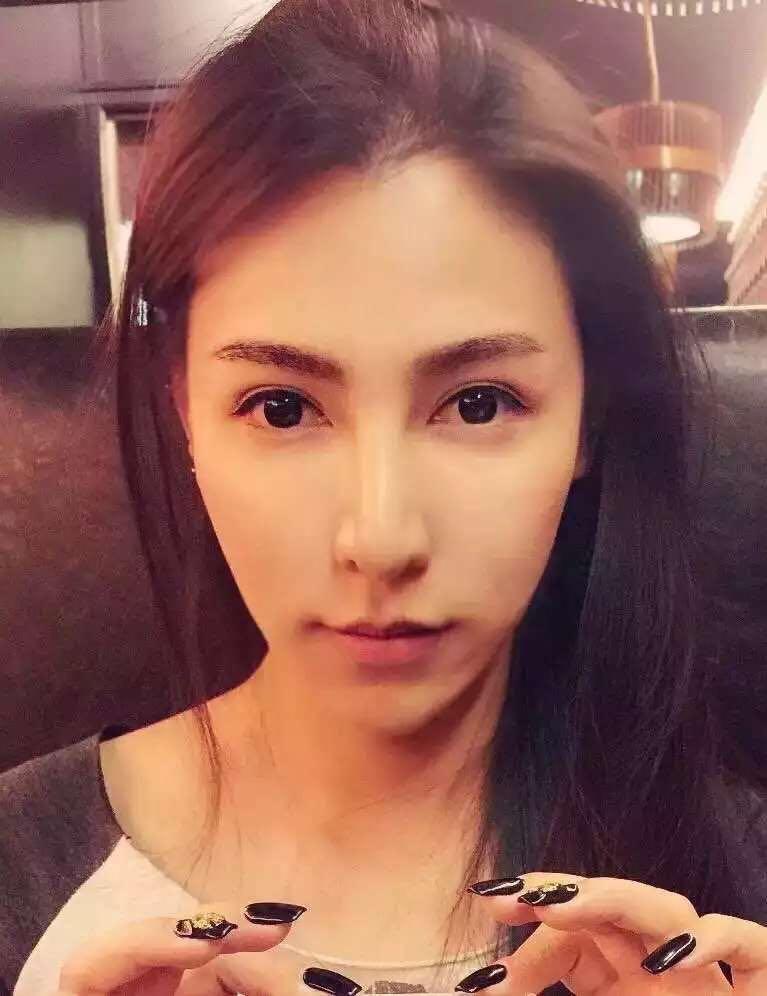 腾讯的<em>鹏飞姐</em>到底是怎样的一个人,是美术圈里