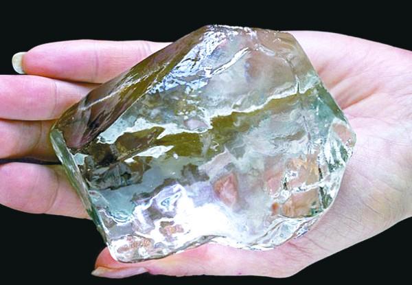 伟德国际钻石替代品成本低这４种”假钻石“一定要知道