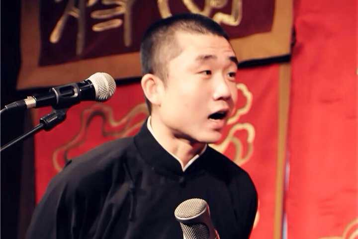 在融入了张鹤舰活跃的表演风格后,两人碰撞出火花.