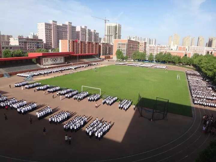 在石家庄外国语学校(石家庄外国语教育集团/43中)就读