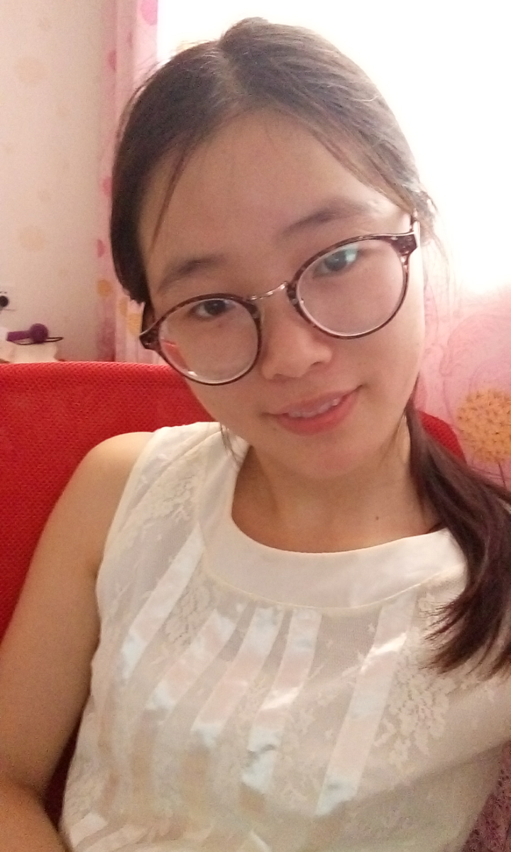 生活中有没有戴眼镜比不戴眼镜要漂亮的女生?