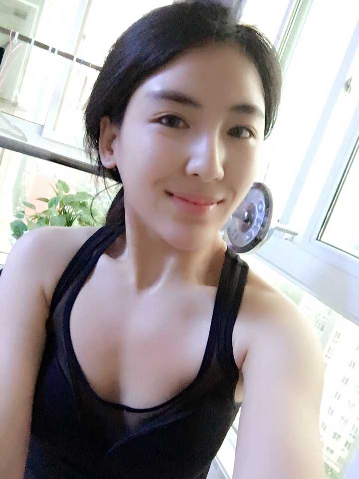 女性练出胸肌是什么样的?