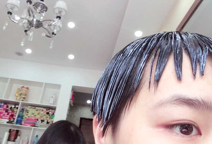 被理发师剪了一个难看的发型是怎样一种体验?