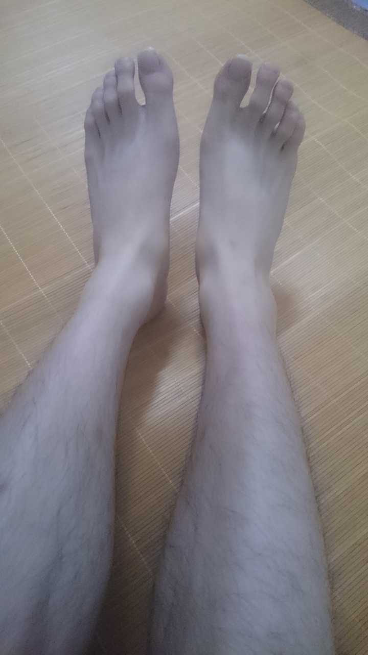 男孩子有一双好看的脚是一种什么样的体验?