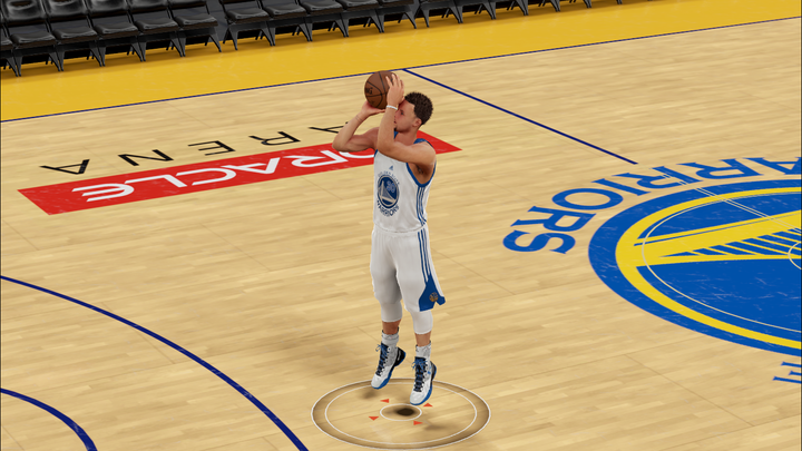 nba 2k16 库里代言,并参与了他自己投篮包的动作捕捉,所以我给截图吧