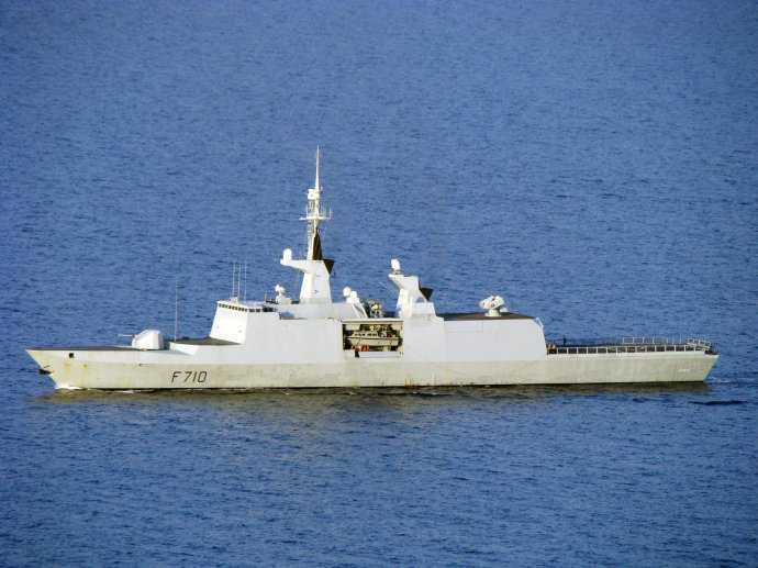 在中国海军中是驱逐舰-大型护卫舰-小型护卫舰三级分类中的第二类,对