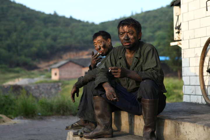 我是中矿大学矿物加工的,父母老以为我毕了业以后是去煤矿挖煤的