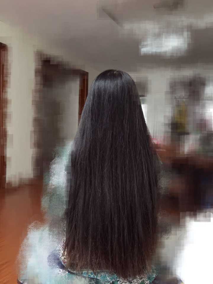 这是今年五月底时候,刚洗了头发拍的.