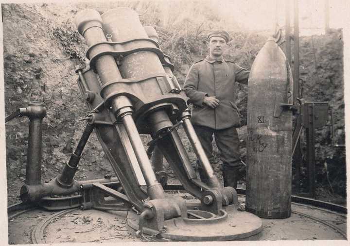 德国38厘米口径超重型迫击炮(sehr schwerer minenwerfer).