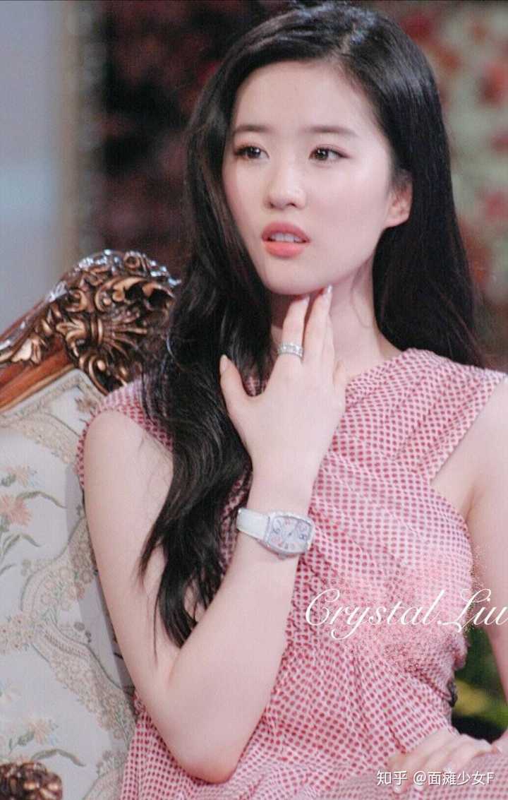 女生疯狂追女明星属于什么心理啊?