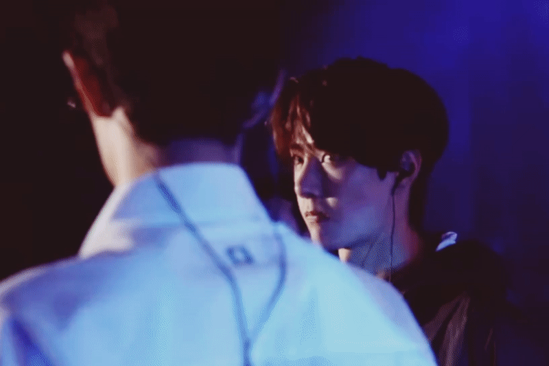 如何看待王一博和肖战在泰国见面会上的互动