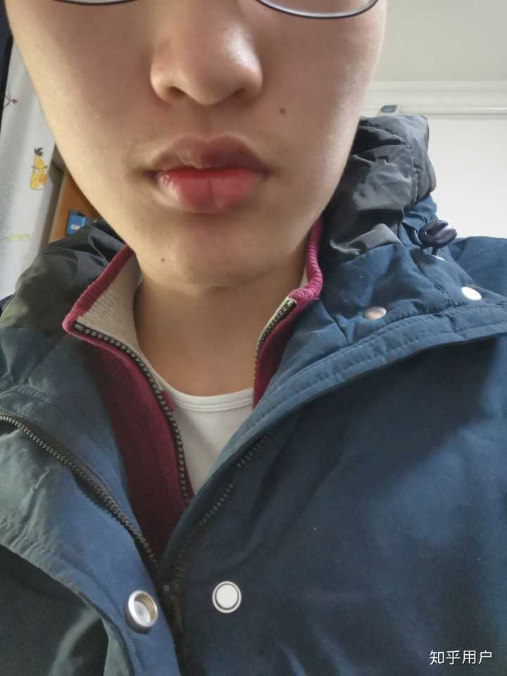 嘴唇厚的男生真的很丑吗?