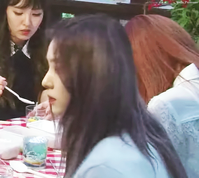 我很想知道red velvet 的irene小姐姐到底有没有整容?