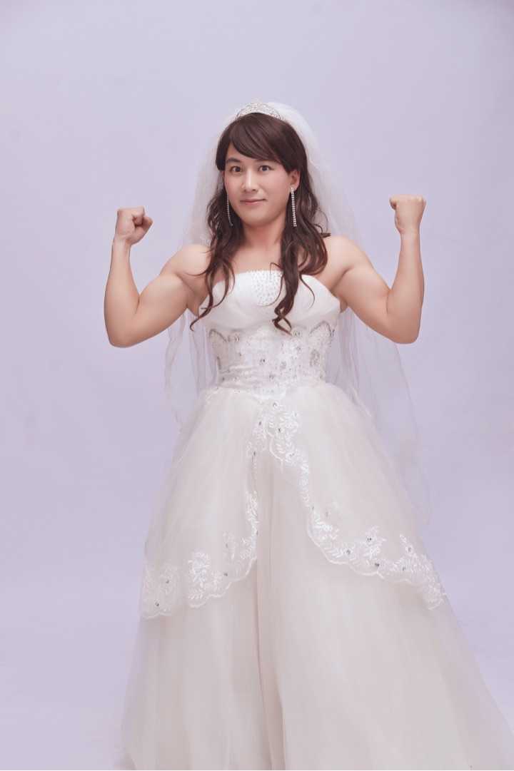 结婚时媳妇要让我穿婚纱,结果就是这个样子