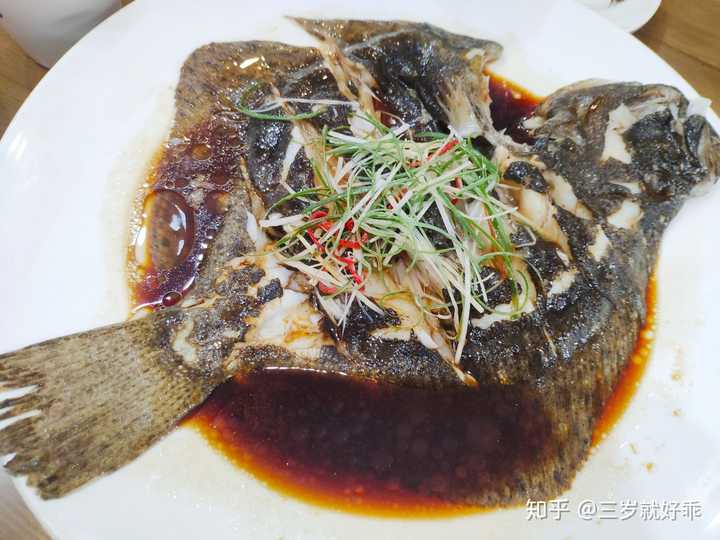 清蒸多宝鱼,这鱼长得丑但是很鲜嫩多汁哦