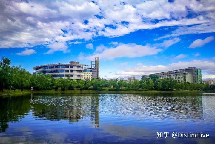 如何看待安徽建筑大学花费二十多万装修二个留学生宿舍,而本科生四改