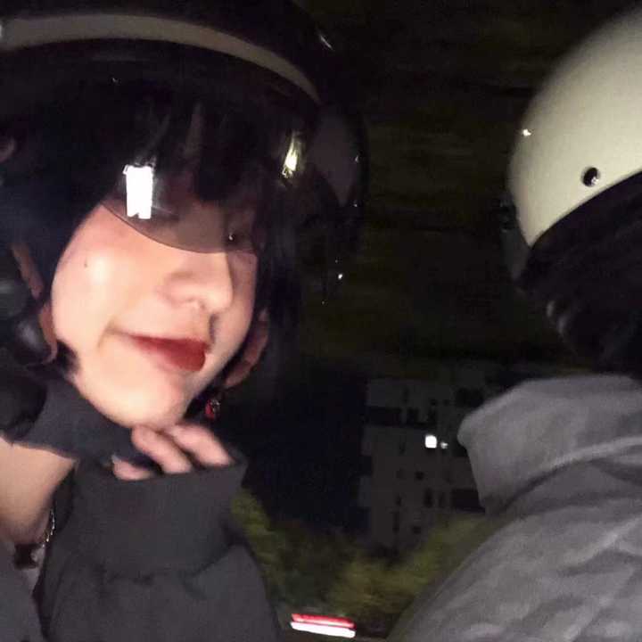 有没有好的男女闺蜜头像推荐一下?