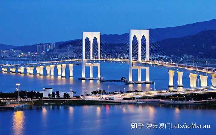 ▼2000年3月,莲花大桥正式落成启用.
