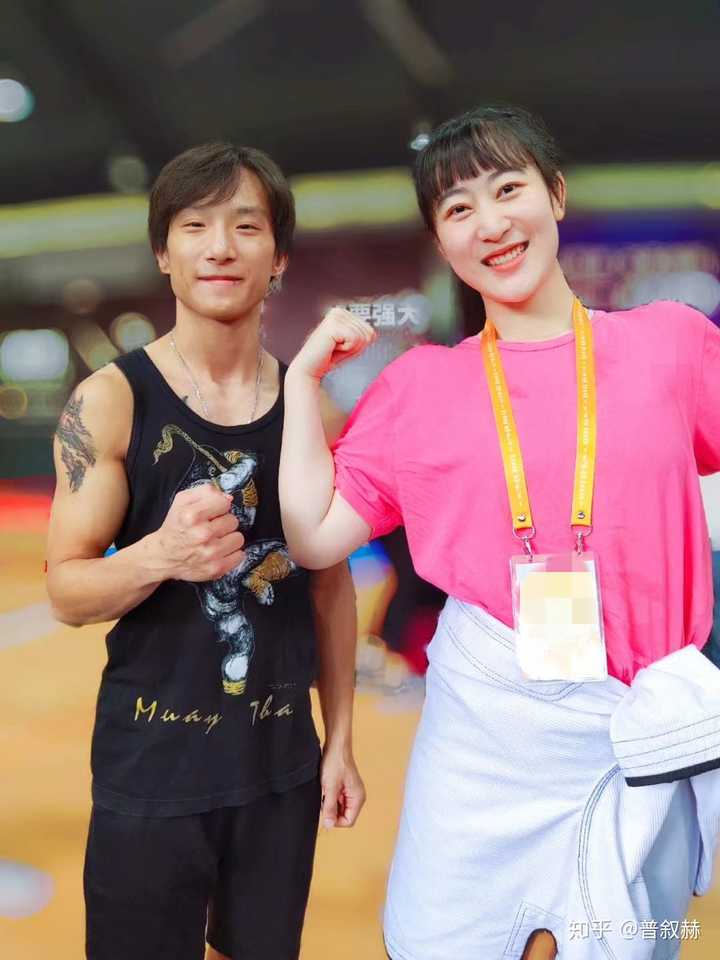 155女生和165男生照片,165男生和155女生合影 为什么有些155的女生觉得165男生矮?