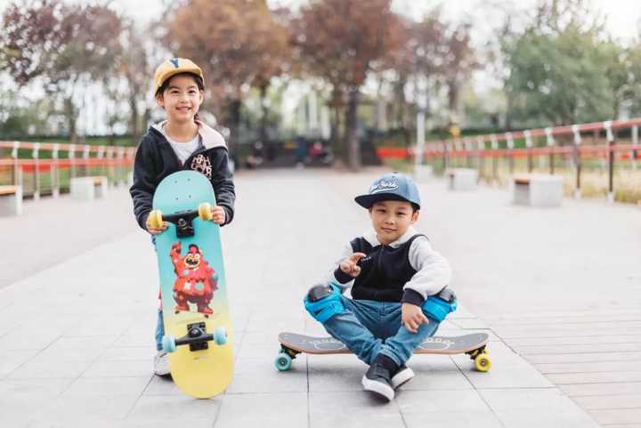 如何给小孩子选购入门级的滑板?