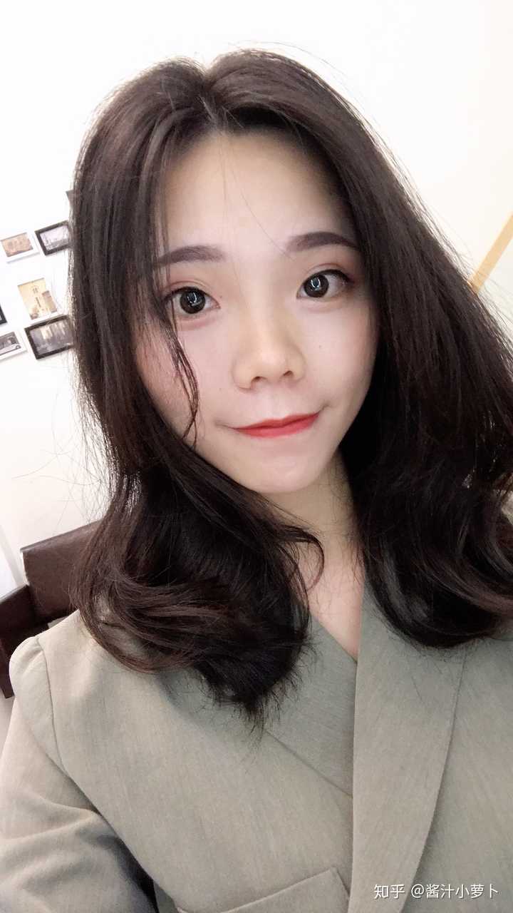 塌鼻子的女生留什么发型好看?