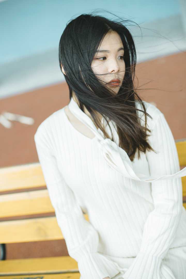 如何给身材或长相一般的女生拍写真?