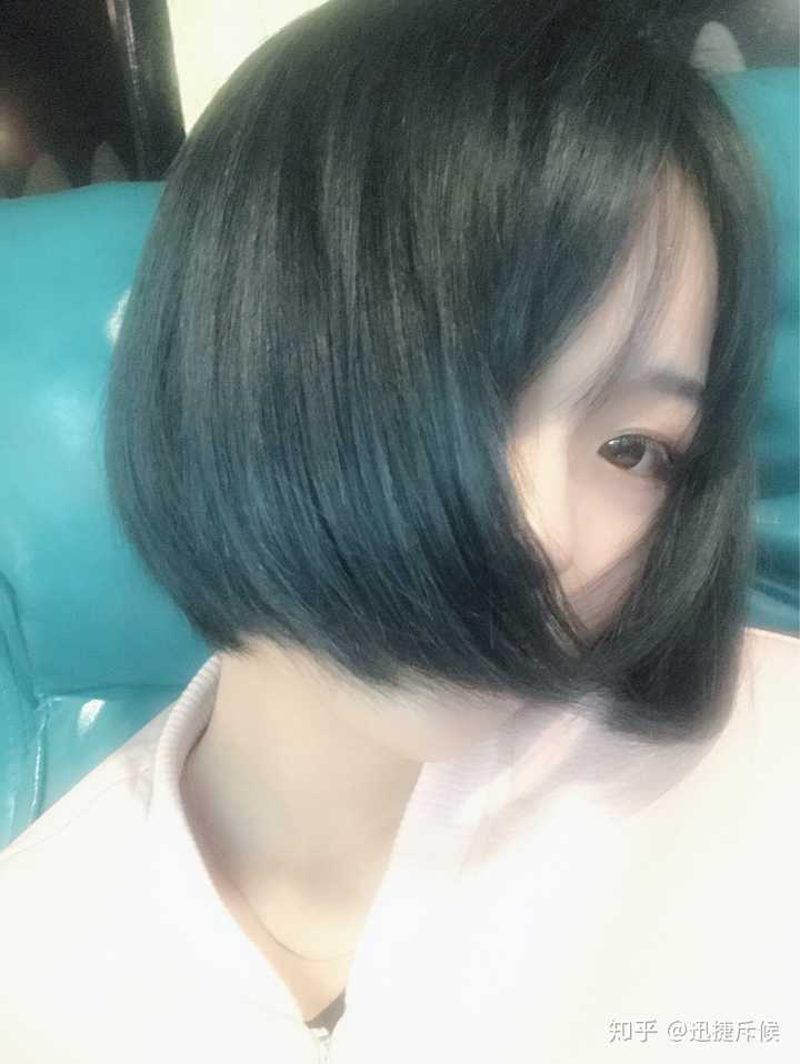 漂过的头发染后染的灰蓝色 变成了这个样子 现在已经基本掉黄了