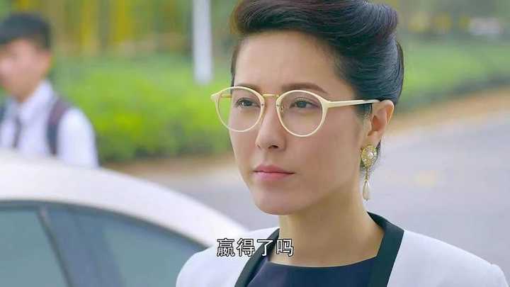 更不要提之后《旋风十一人》里审美奇怪的校长了.