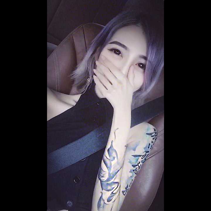 女生纹花臂之后生活会不会发生什么变化?