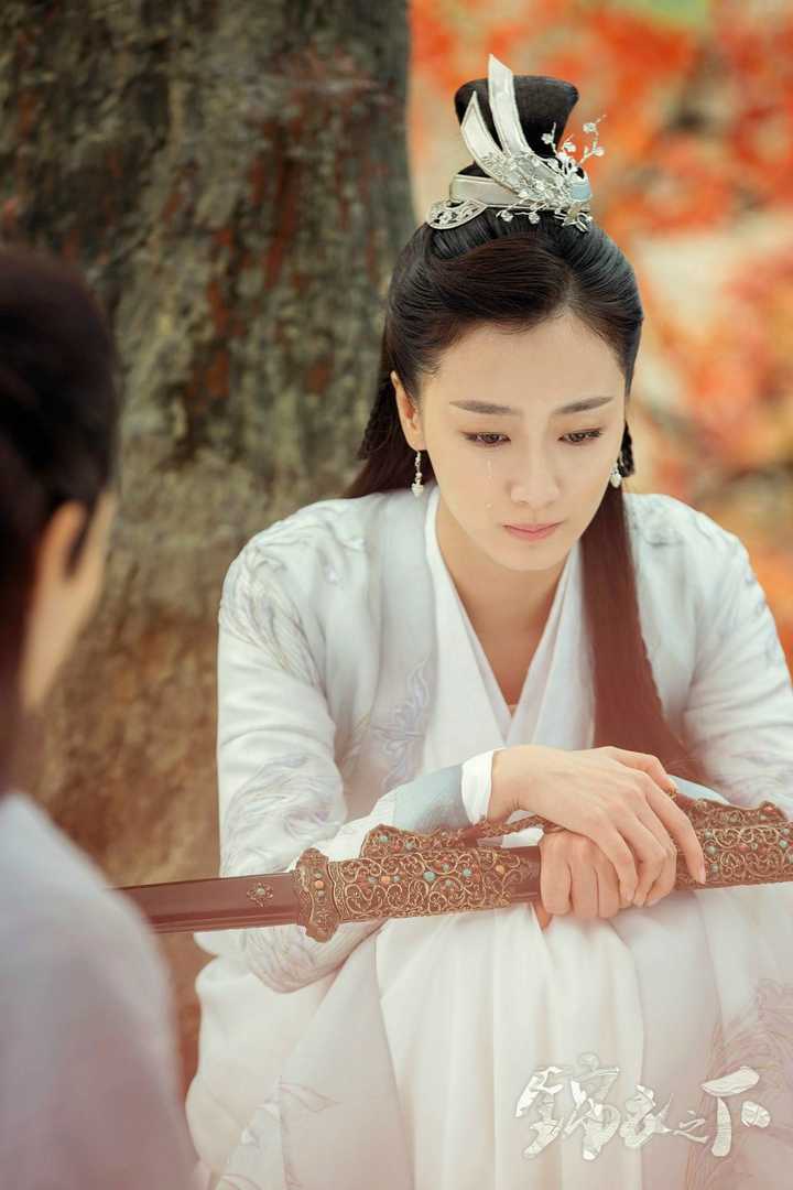如何评价任嘉伦与谭松韵主演的《锦衣之下》?图片