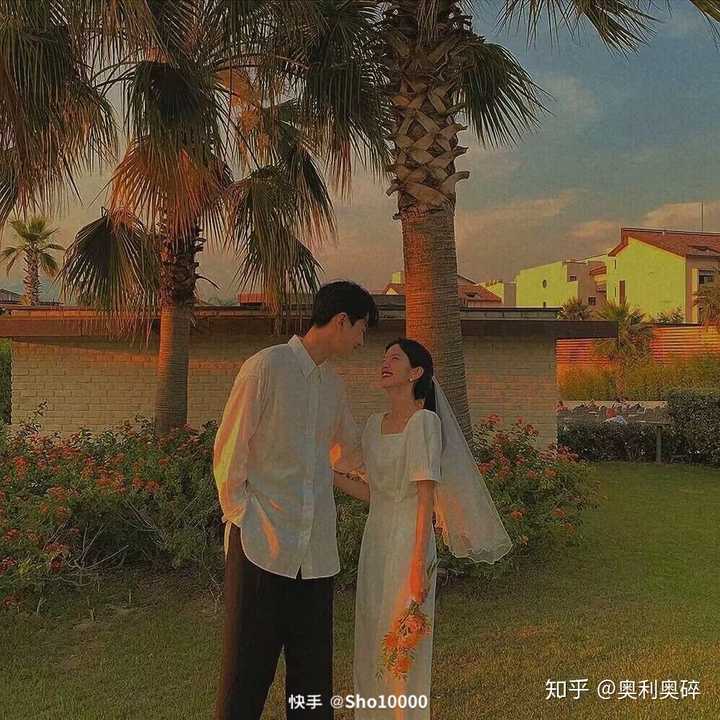 有没有那种男生穿西装的情侣头像?