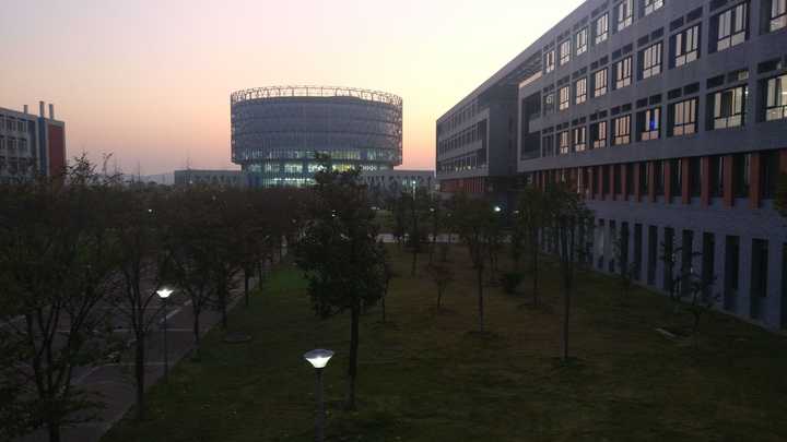 就读长江大学是一种什么样的体验?