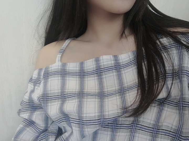 长得漂亮平胸的女孩是种什么体验?