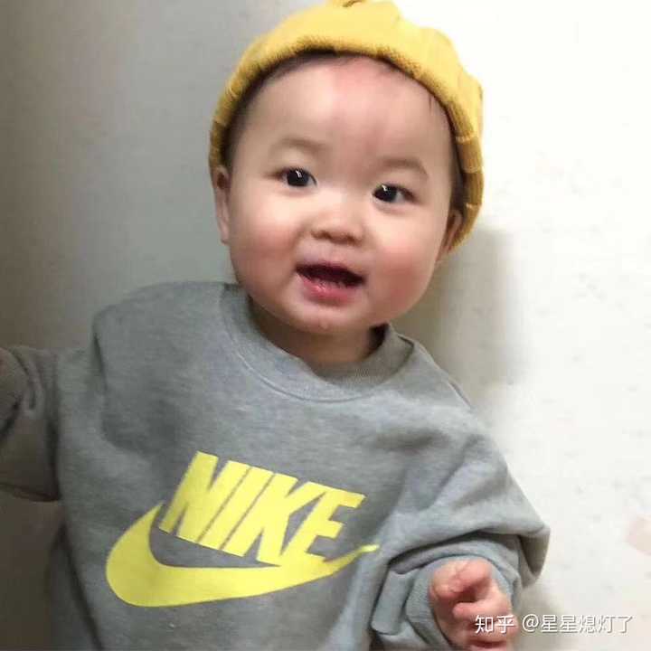 表情包里的这个小男孩是谁啊?