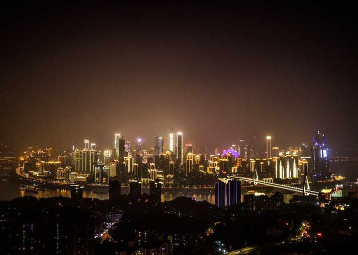 重庆的夜景,在南山一棵树观景台拍摄