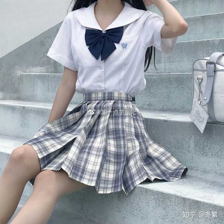 有哪些一眼看到就狂想买的 jk 制服或 lolita?