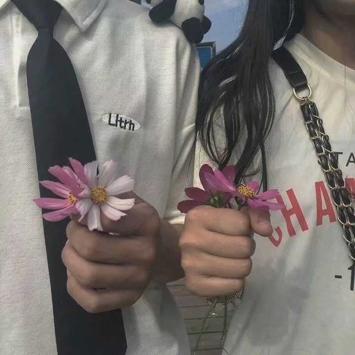 你们有什么神仙的情头还有闺蜜头像啊!