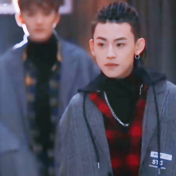 你认为小鬼王琳凯长的怎么样?