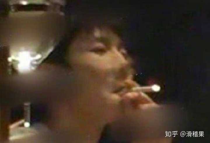 一个可爱的乖乖男孩突然变成了小混混一样的人,粉丝看了大喊 接受不了
