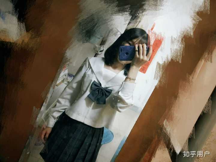 在校园穿 jk 制服是什么体验?回头率高吗?
