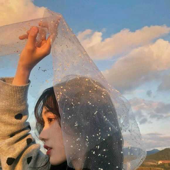 有哪些好看的女生照片适合做头像?
