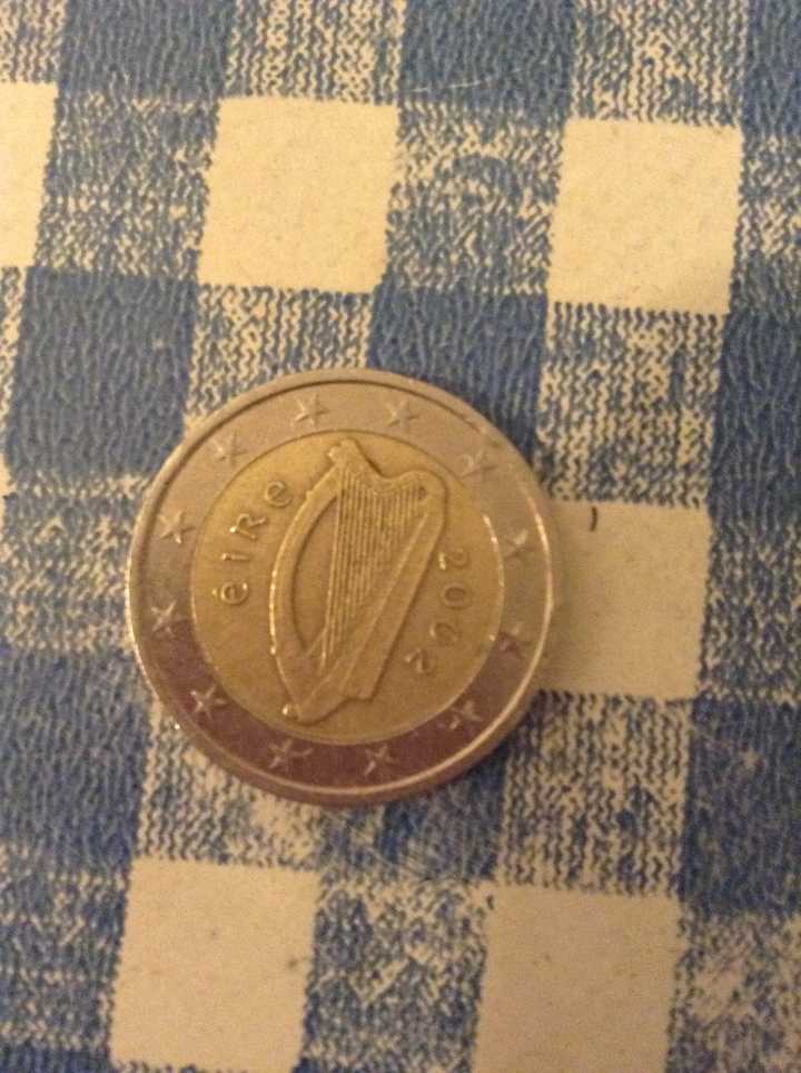 欧元硬币背面有多少种图案?