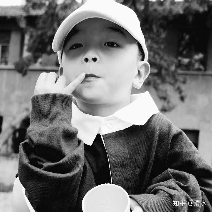 能不能推荐一下男生使用的微信文艺头像?