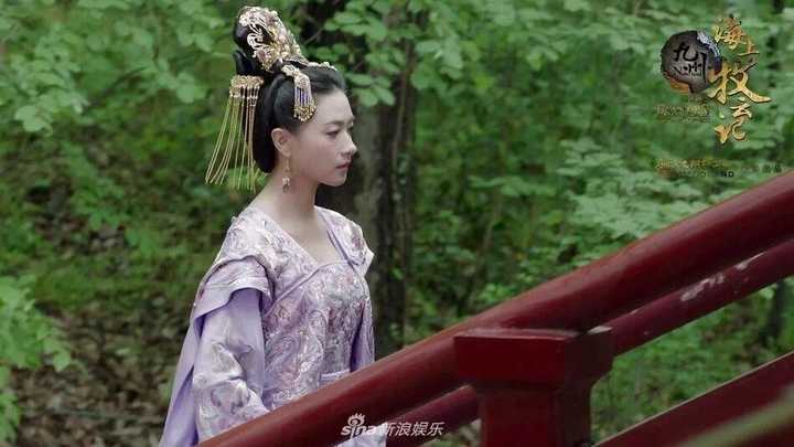 你认为斓曦,李沁,万茜,毛晓彤,张檬五位女演员谁的古装扮相最好看?