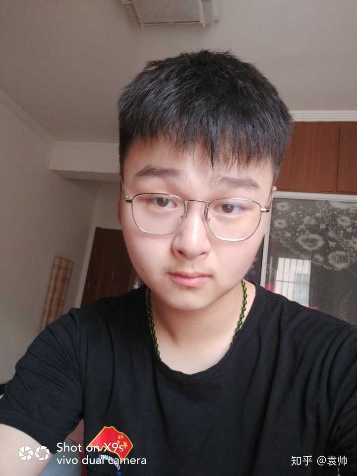 可以说是很丑了吧. 然后是初中的时候