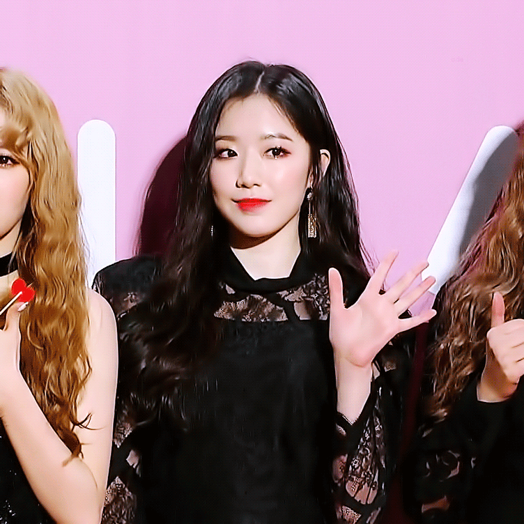 韩国女团成员有哪些惊为天人的瞬间?